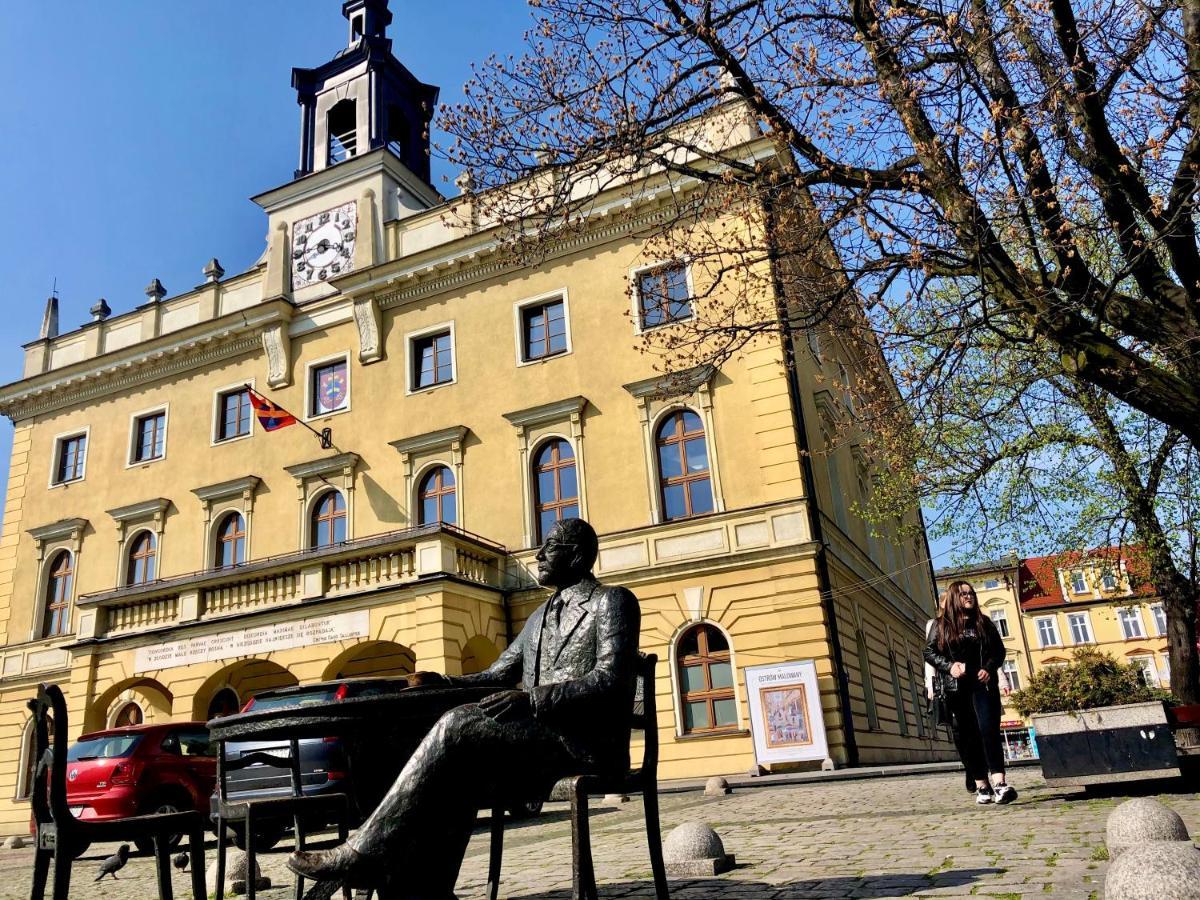 Stylowy Apartament Tuz Przy Rynku Ostrów Wielkopolski Exterior foto